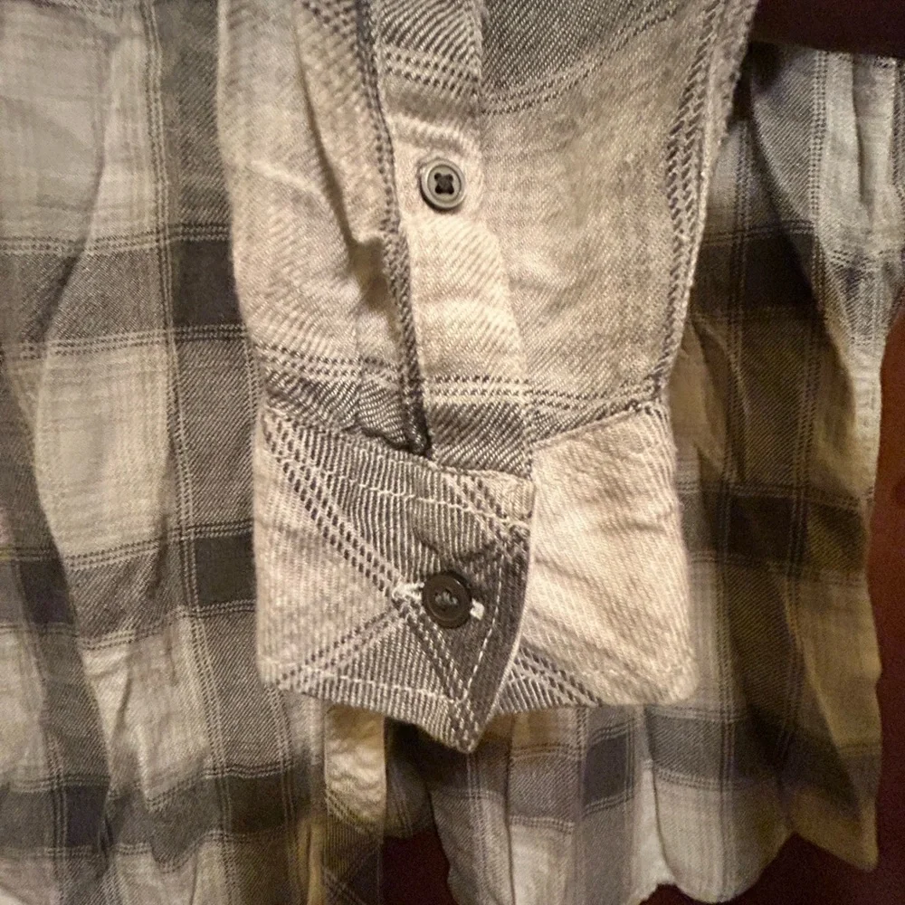 GAP Women's Black and Gray Plaid Button Down Shirt